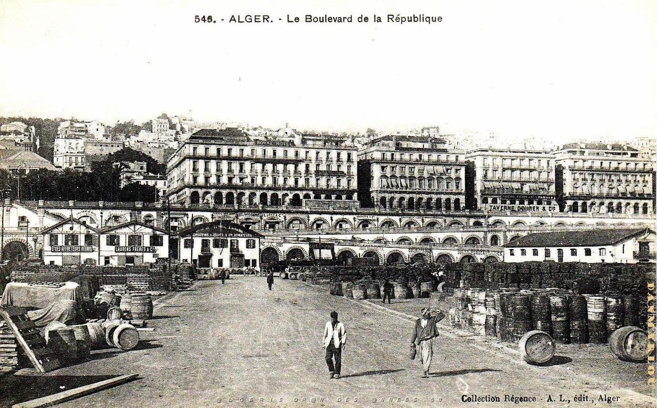 Alger - Boulevard de la Republique vue des Quais.jpg